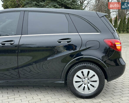 Черный Мерседес Б-класс, объемом двигателя 0 л и пробегом 72 тыс. км за 10550 $, фото 39 на Automoto.ua