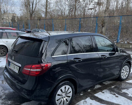 Черный Мерседес Б-класс, объемом двигателя 0 л и пробегом 111 тыс. км за 13000 $, фото 13 на Automoto.ua