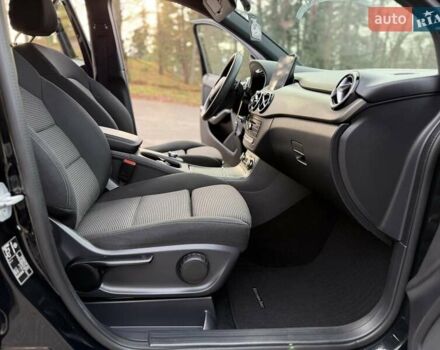 Чорний Мерседес Б-клас, об'ємом двигуна 0 л та пробігом 95 тис. км за 9950 $, фото 21 на Automoto.ua