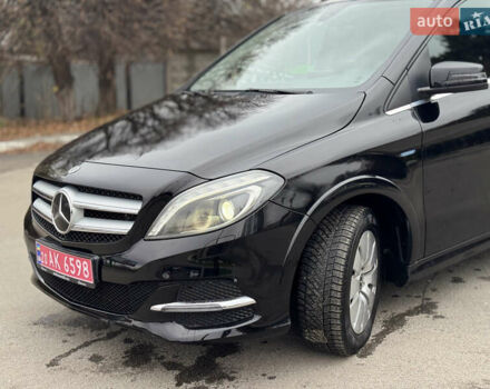 Черный Мерседес Б-класс, объемом двигателя 0 л и пробегом 99 тыс. км за 10500 $, фото 17 на Automoto.ua
