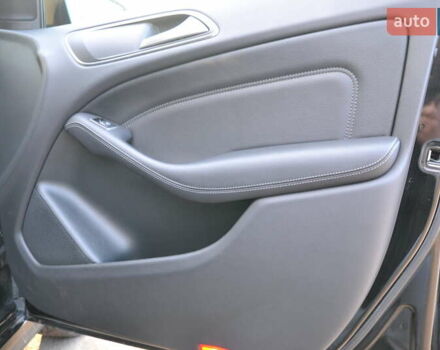 Чорний Мерседес Б-клас, об'ємом двигуна 0 л та пробігом 73 тис. км за 11500 $, фото 26 на Automoto.ua