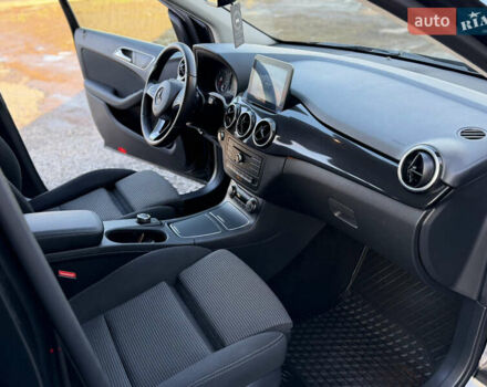 Чорний Мерседес Б-клас, об'ємом двигуна 0 л та пробігом 90 тис. км за 9250 $, фото 20 на Automoto.ua