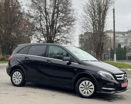 Черный Мерседес Б-класс, объемом двигателя 0 л и пробегом 99 тыс. км за 10500 $, фото 5 на Automoto.ua