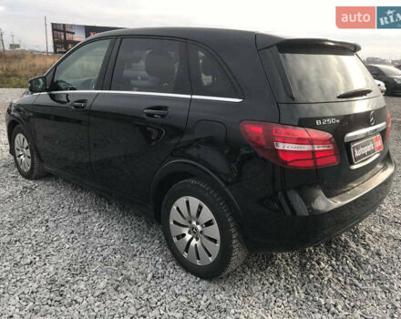 Чорний Мерседес Б-клас, об'ємом двигуна 0 л та пробігом 118 тис. км за 12490 $, фото 17 на Automoto.ua