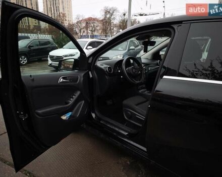 Чорний Мерседес Б-клас, об'ємом двигуна 0 л та пробігом 76 тис. км за 11790 $, фото 18 на Automoto.ua