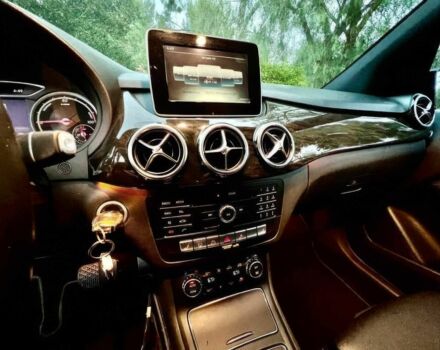 Чорний Мерседес Б-клас, об'ємом двигуна 0 л та пробігом 55 тис. км за 7700 $, фото 5 на Automoto.ua