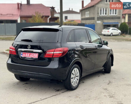 Черный Мерседес Б-класс, объемом двигателя 0 л и пробегом 99 тыс. км за 10500 $, фото 8 на Automoto.ua