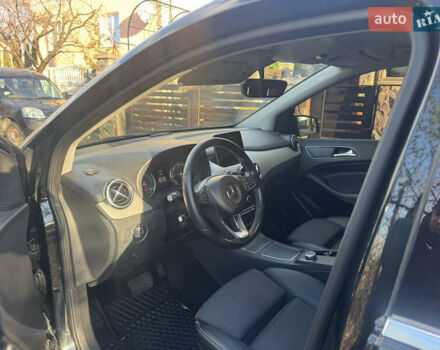 Черный Мерседес Б-класс, объемом двигателя 0 л и пробегом 137 тыс. км за 10350 $, фото 15 на Automoto.ua