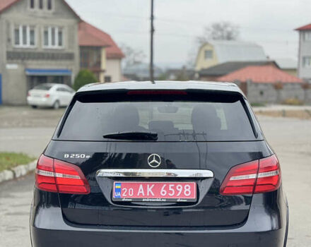 Черный Мерседес Б-класс, объемом двигателя 0 л и пробегом 99 тыс. км за 10500 $, фото 12 на Automoto.ua