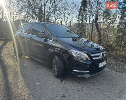 Черный Мерседес Б-класс, объемом двигателя 0 л и пробегом 137 тыс. км за 10350 $, фото 1 на Automoto.ua