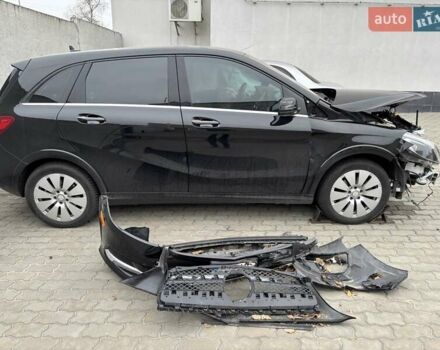 Чорний Мерседес Б-клас, об'ємом двигуна 0 л та пробігом 60 тис. км за 7000 $, фото 4 на Automoto.ua