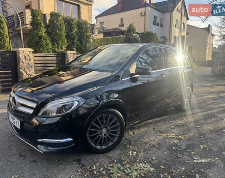Черный Мерседес Б-класс, объемом двигателя 0 л и пробегом 137 тыс. км за 10350 $, фото 6 на Automoto.ua