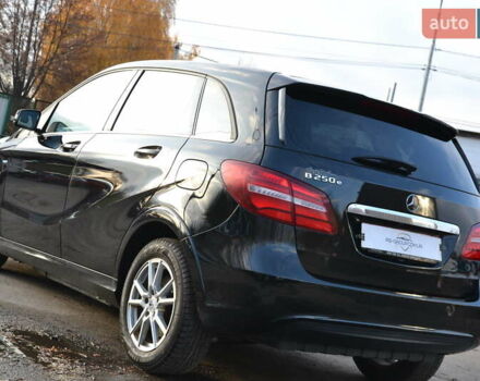 Чорний Мерседес Б-клас, об'ємом двигуна 0 л та пробігом 73 тис. км за 11500 $, фото 10 на Automoto.ua