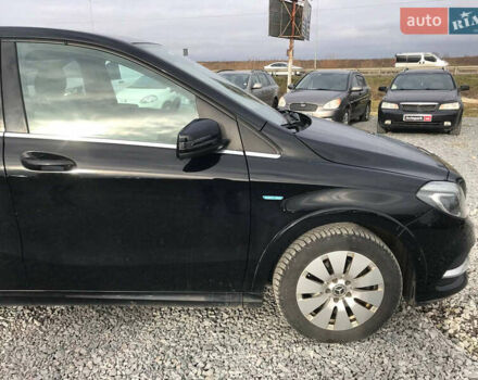 Чорний Мерседес Б-клас, об'ємом двигуна 0 л та пробігом 118 тис. км за 12490 $, фото 6 на Automoto.ua