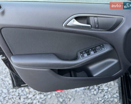 Чорний Мерседес Б-клас, об'ємом двигуна 0 л та пробігом 90 тис. км за 9250 $, фото 13 на Automoto.ua