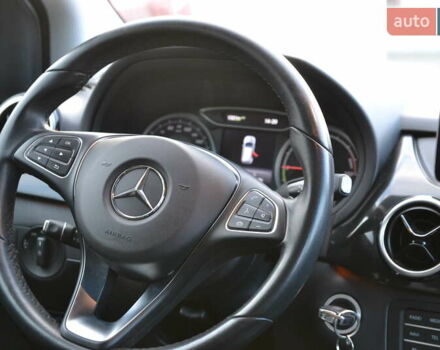 Чорний Мерседес Б-клас, об'ємом двигуна 0 л та пробігом 73 тис. км за 11500 $, фото 24 на Automoto.ua