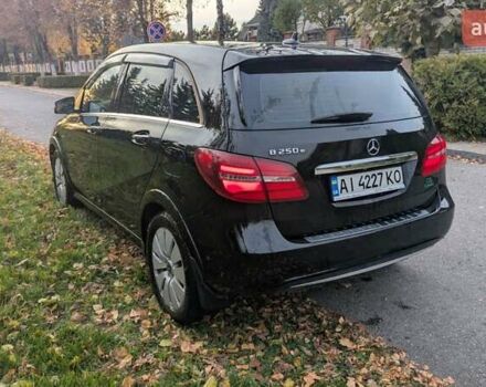 Черный Мерседес Б-класс, объемом двигателя 0 л и пробегом 108 тыс. км за 13500 $, фото 4 на Automoto.ua