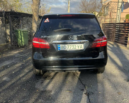 Черный Мерседес Б-класс, объемом двигателя 0 л и пробегом 137 тыс. км за 10350 $, фото 4 на Automoto.ua