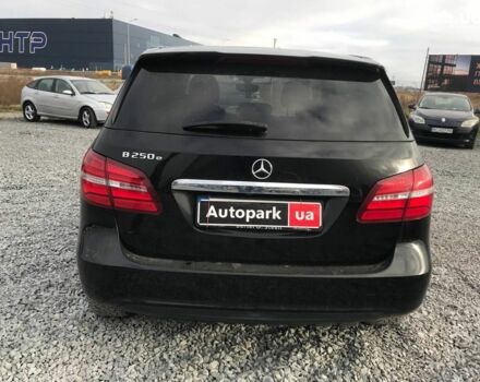 Черный Мерседес Б-класс, объемом двигателя 0 л и пробегом 118 тыс. км за 12490 $, фото 3 на Automoto.ua