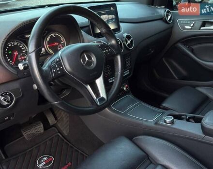 Черный Мерседес Б-класс, объемом двигателя 0 л и пробегом 66 тыс. км за 13500 $, фото 21 на Automoto.ua