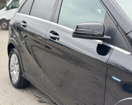 Черный Мерседес Б-класс, объемом двигателя 0 л и пробегом 99 тыс. км за 10500 $, фото 36 на Automoto.ua