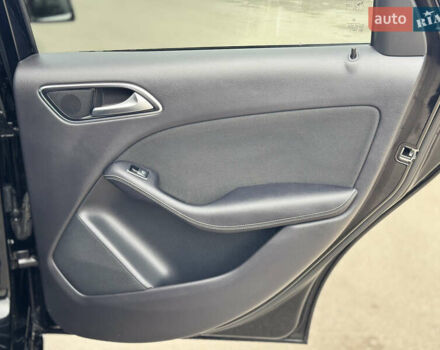 Черный Мерседес Б-класс, объемом двигателя 0 л и пробегом 99 тыс. км за 10500 $, фото 24 на Automoto.ua