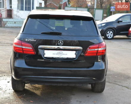 Чорний Мерседес Б-клас, об'ємом двигуна 0 л та пробігом 73 тис. км за 11500 $, фото 8 на Automoto.ua
