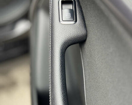 Черный Мерседес Б-класс, объемом двигателя 0 л и пробегом 99 тыс. км за 10500 $, фото 34 на Automoto.ua