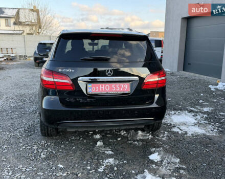 Чорний Мерседес Б-клас, об'ємом двигуна 0 л та пробігом 90 тис. км за 9250 $, фото 6 на Automoto.ua
