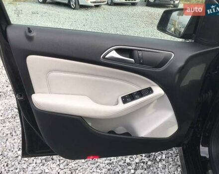 Чорний Мерседес Б-клас, об'ємом двигуна 0 л та пробігом 118 тис. км за 12490 $, фото 8 на Automoto.ua