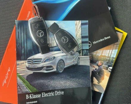 Черный Мерседес Б-класс, объемом двигателя 0 л и пробегом 137 тыс. км за 10350 $, фото 26 на Automoto.ua