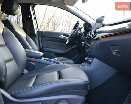 Чорний Мерседес Б-клас, об'ємом двигуна 0 л та пробігом 73 тис. км за 11500 $, фото 25 на Automoto.ua