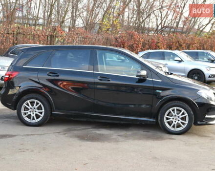 Чорний Мерседес Б-клас, об'ємом двигуна 0 л та пробігом 73 тис. км за 11500 $, фото 5 на Automoto.ua