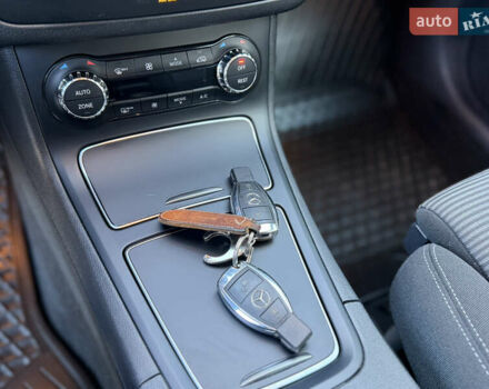 Чорний Мерседес Б-клас, об'ємом двигуна 0 л та пробігом 90 тис. км за 9250 $, фото 19 на Automoto.ua