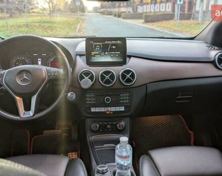 Черный Мерседес Б-класс, объемом двигателя 0 л и пробегом 108 тыс. км за 13500 $, фото 2 на Automoto.ua