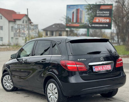 Черный Мерседес Б-класс, объемом двигателя 0 л и пробегом 99 тыс. км за 10500 $, фото 9 на Automoto.ua