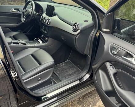 Черный Мерседес Б-класс, объемом двигателя 0 л и пробегом 70 тыс. км за 12000 $, фото 5 на Automoto.ua