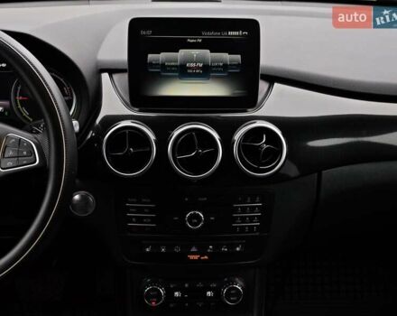 Чорний Мерседес Б-клас, об'ємом двигуна 0 л та пробігом 76 тис. км за 11790 $, фото 17 на Automoto.ua