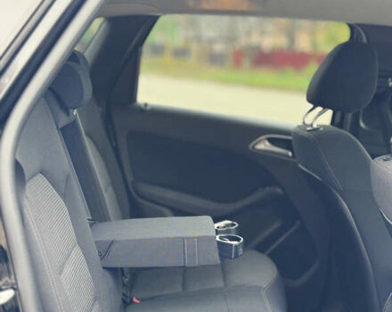 Черный Мерседес Б-класс, объемом двигателя 0 л и пробегом 99 тыс. км за 10500 $, фото 25 на Automoto.ua