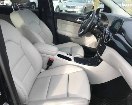 Черный Мерседес Б-класс, объемом двигателя 0 л и пробегом 118 тыс. км за 12490 $, фото 13 на Automoto.ua