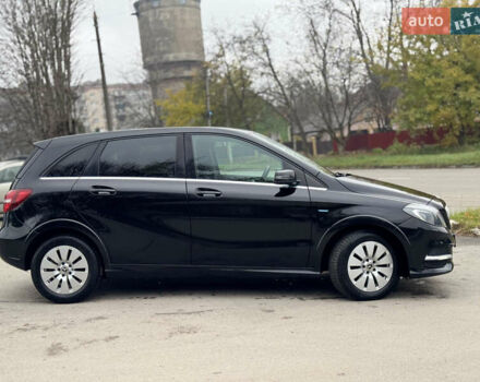 Черный Мерседес Б-класс, объемом двигателя 0 л и пробегом 99 тыс. км за 10500 $, фото 6 на Automoto.ua