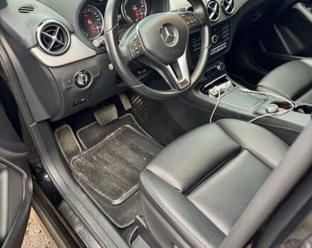 Черный Мерседес Б-класс, объемом двигателя 0 л и пробегом 70 тыс. км за 12000 $, фото 6 на Automoto.ua