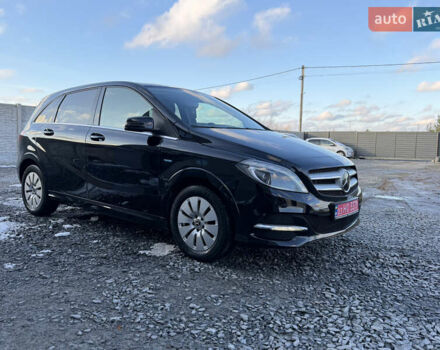 Чорний Мерседес Б-клас, об'ємом двигуна 0 л та пробігом 90 тис. км за 9250 $, фото 5 на Automoto.ua