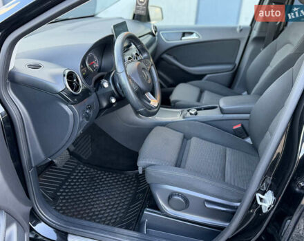 Чорний Мерседес Б-клас, об'ємом двигуна 0 л та пробігом 90 тис. км за 9250 $, фото 9 на Automoto.ua