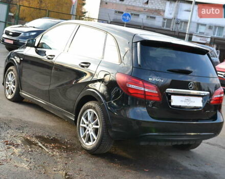 Чорний Мерседес Б-клас, об'ємом двигуна 0 л та пробігом 73 тис. км за 11500 $, фото 9 на Automoto.ua