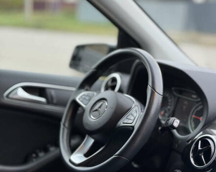 Черный Мерседес Б-класс, объемом двигателя 0 л и пробегом 99 тыс. км за 10500 $, фото 32 на Automoto.ua