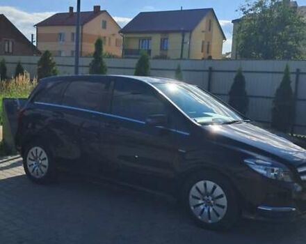 Чорний Мерседес Б-клас, об'ємом двигуна 0 л та пробігом 100 тис. км за 12000 $, фото 2 на Automoto.ua