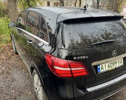 Черный Мерседес Б-класс, объемом двигателя 0 л и пробегом 70 тыс. км за 12000 $, фото 2 на Automoto.ua