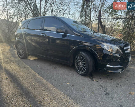 Черный Мерседес Б-класс, объемом двигателя 0 л и пробегом 137 тыс. км за 10350 $, фото 24 на Automoto.ua