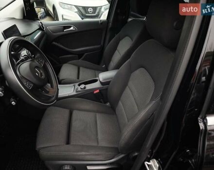 Чорний Мерседес Б-клас, об'ємом двигуна 0 л та пробігом 76 тис. км за 11790 $, фото 19 на Automoto.ua